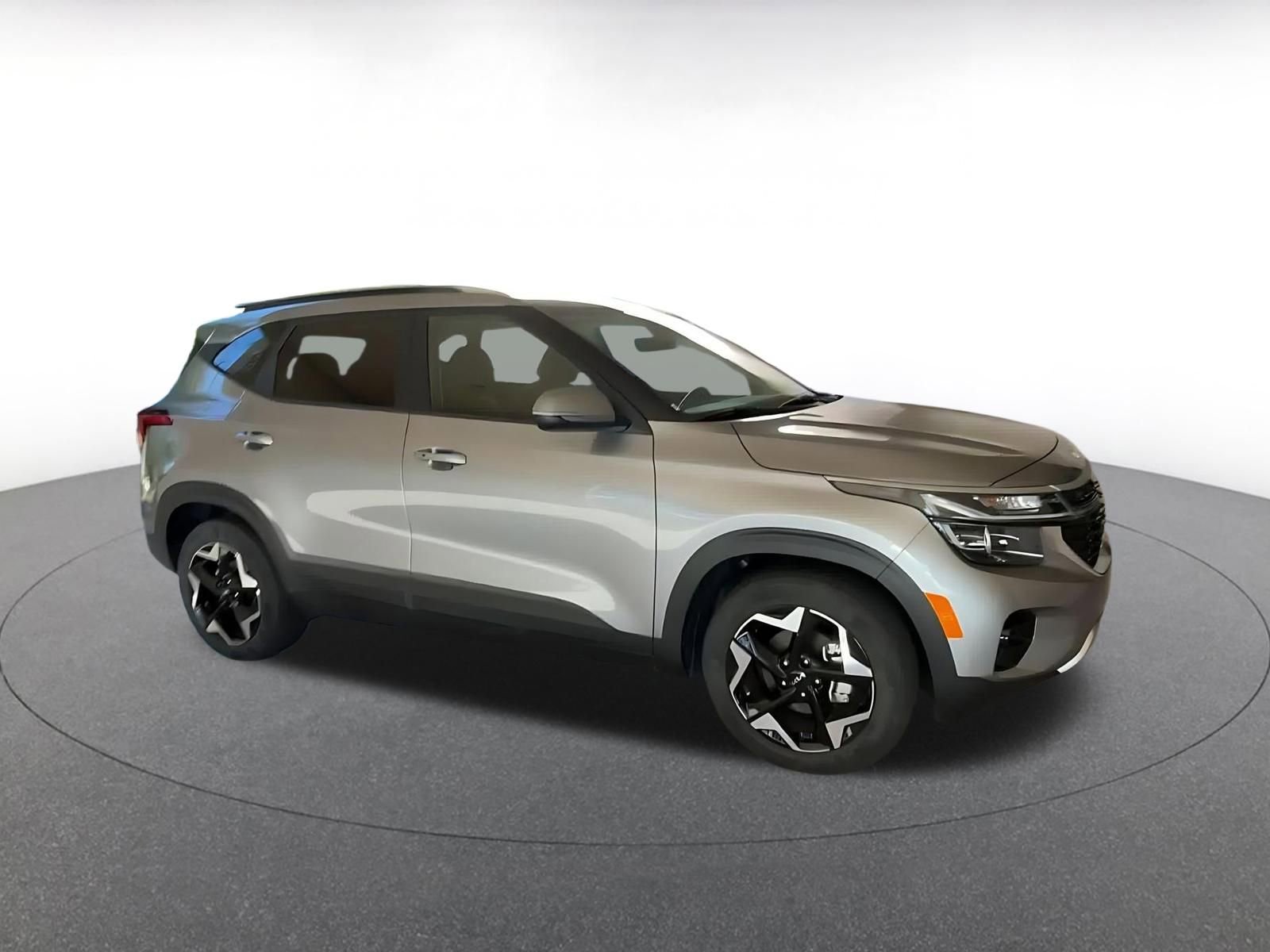 Used 2025 Kia Seltos S FWD image 2