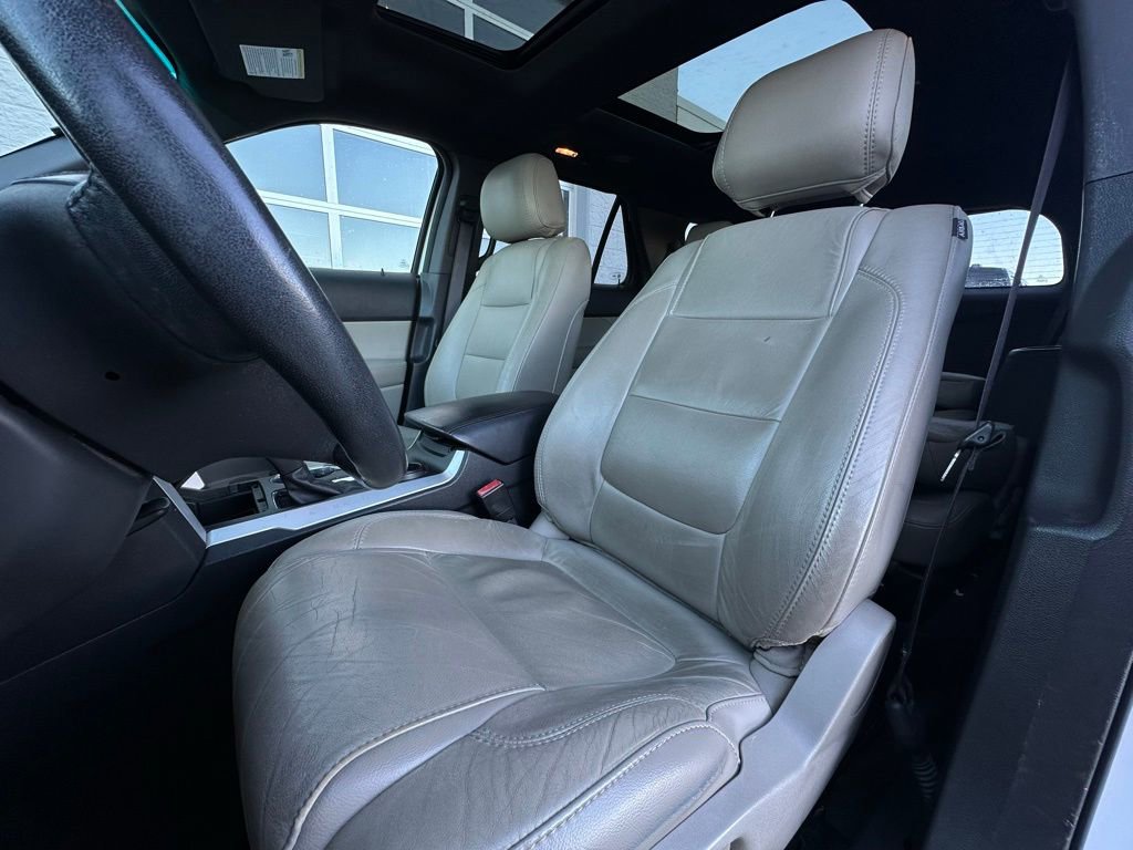 Used 2015 Ford Explorer XLT w/ Equipment Group 202A image 6