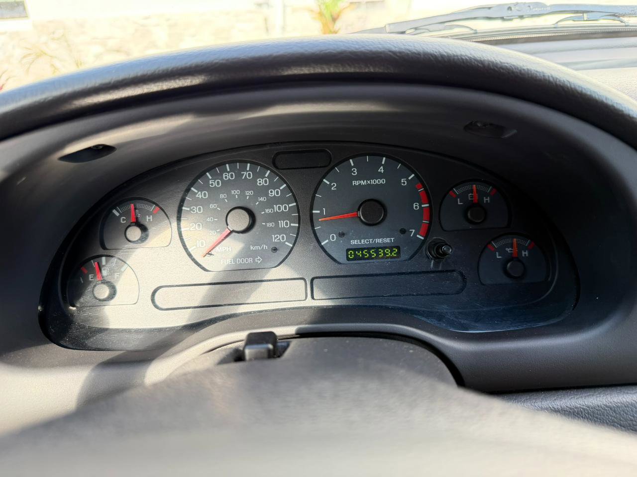Used 2004 Ford Mustang Convertible RWD image 35