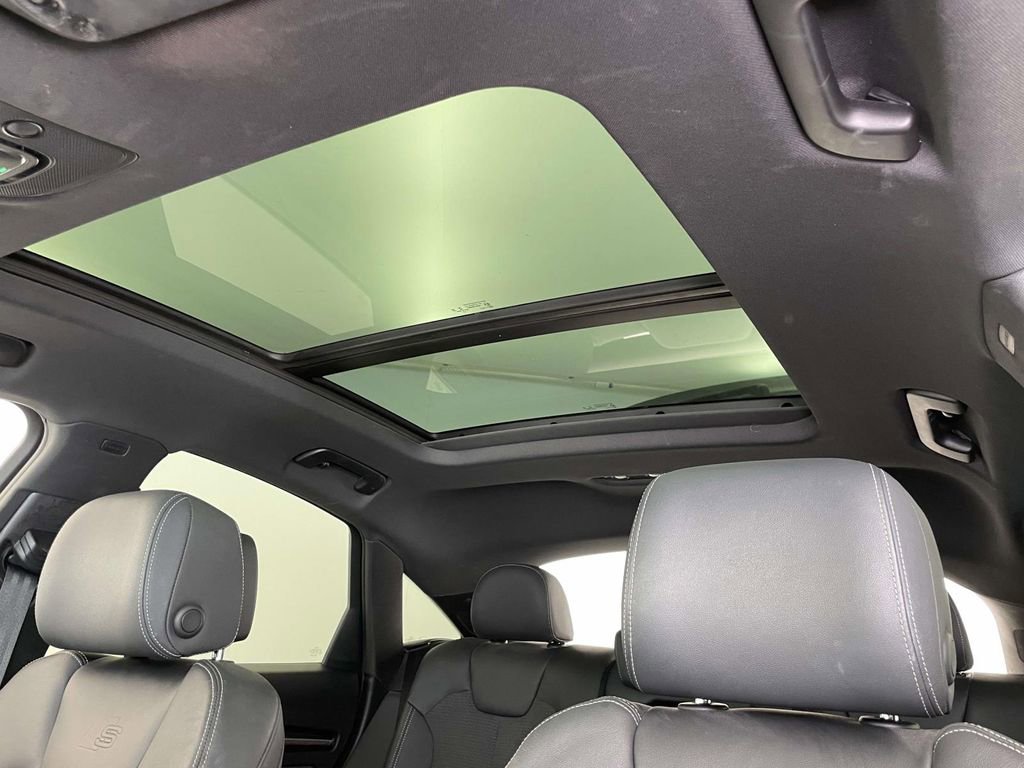 Certified 2022 Audi SQ5 Premium Plus w/ Premium Plus Package image 18