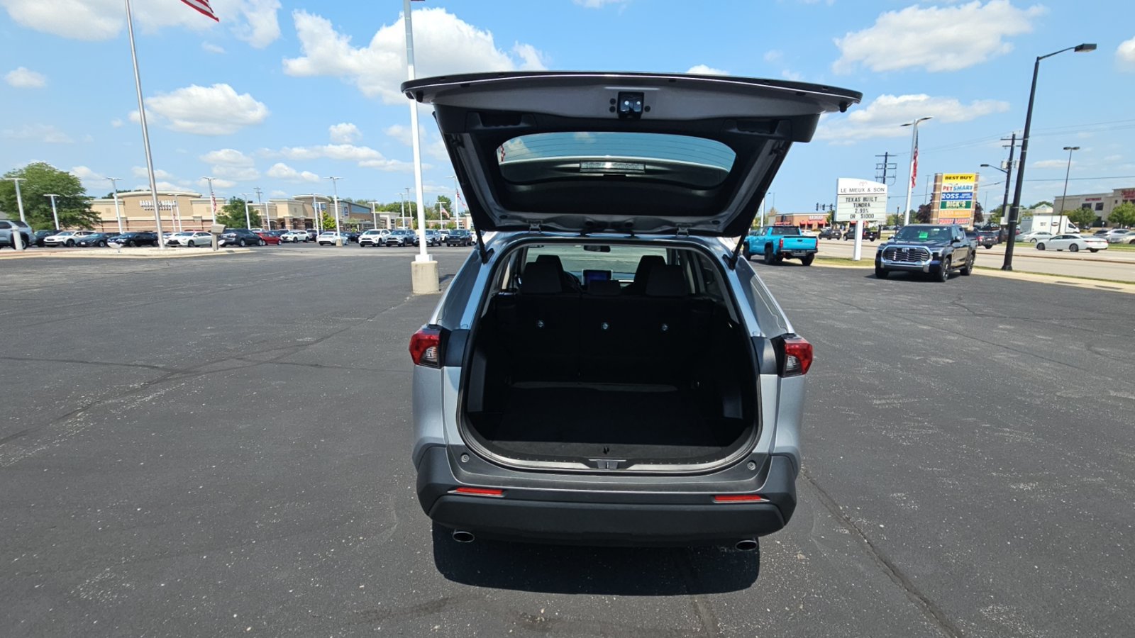 Certified 2025 Toyota RAV4 XLE AWD/4WD image 26