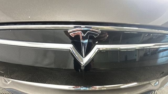 Used 2015 Tesla Model S 60 RWD image 8