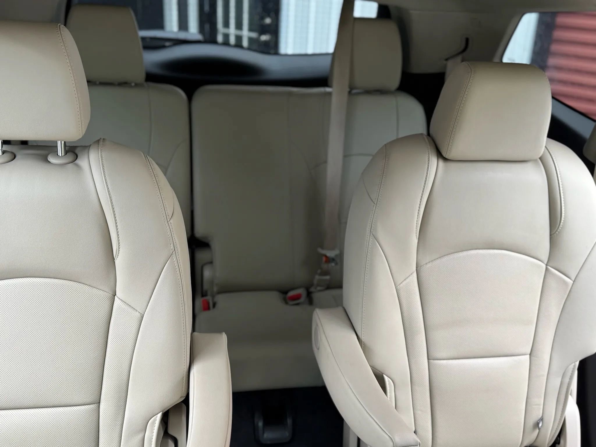 Used 2019 Buick Enclave Essence image 16