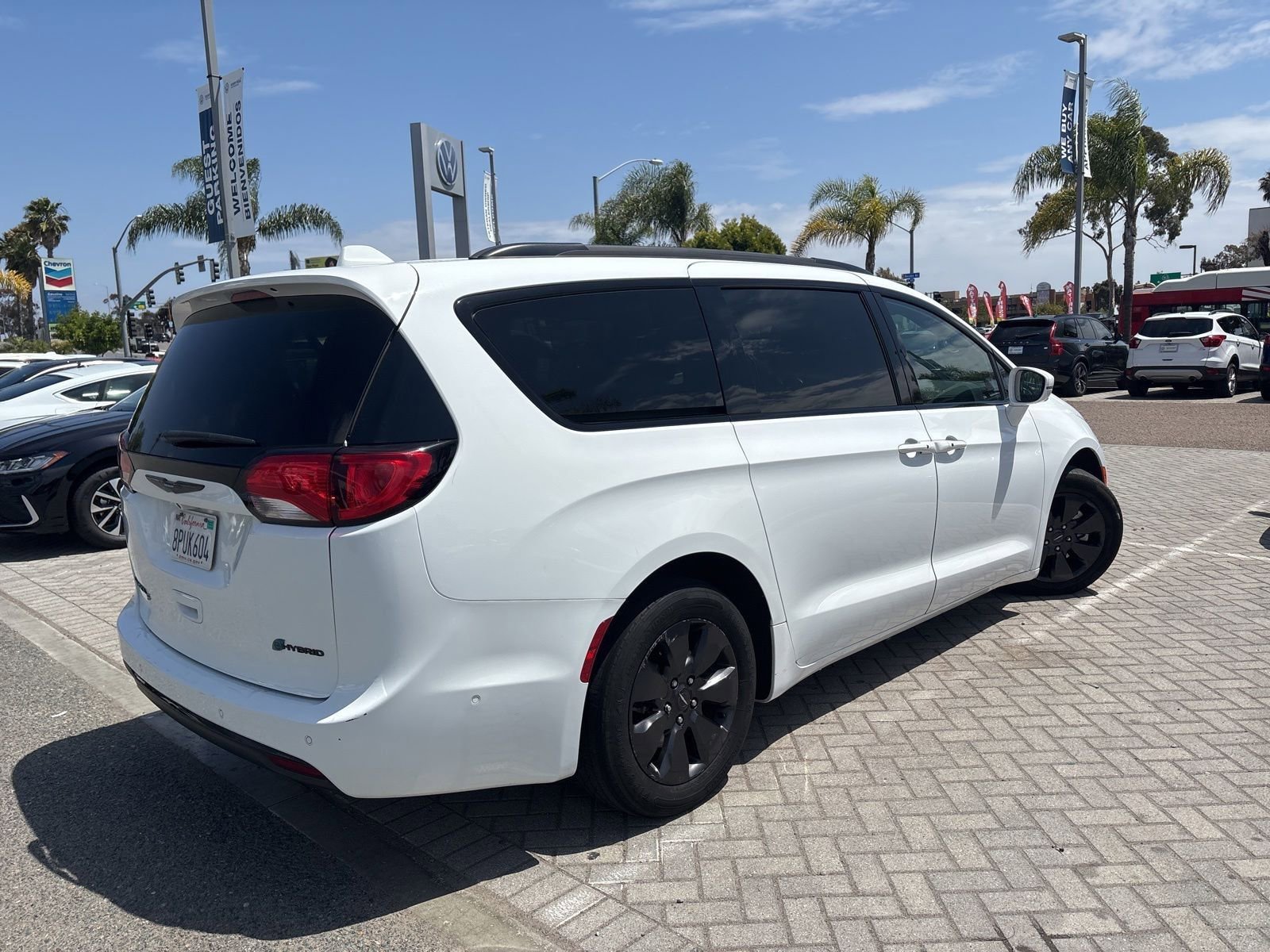 Used 2020 Chrysler Pacifica Limited w/ Advanced Safetytec Group FWD image 5