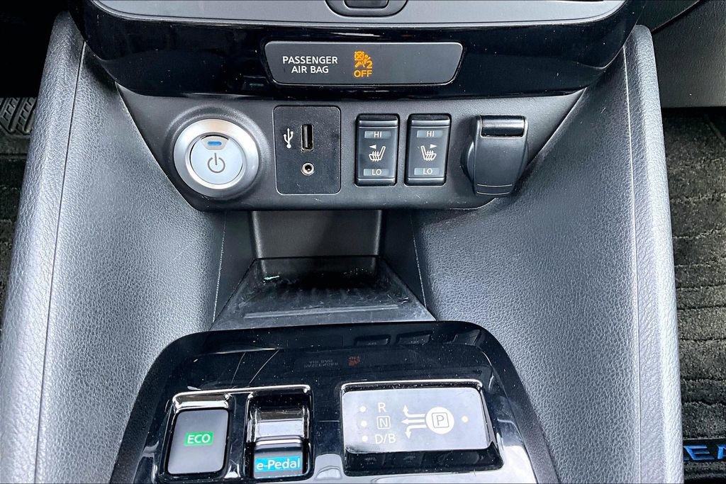 Used 2019 Nissan Leaf SV w/ SV Technology Package FWD image 31