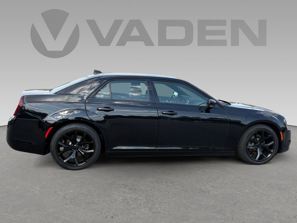 Used 2021 Chrysler 300 S image 6