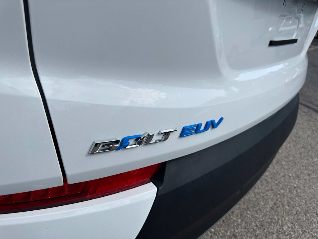 Used 2023 Chevrolet Bolt EUV Premier w/ Sun & Sound Package FWD image 24