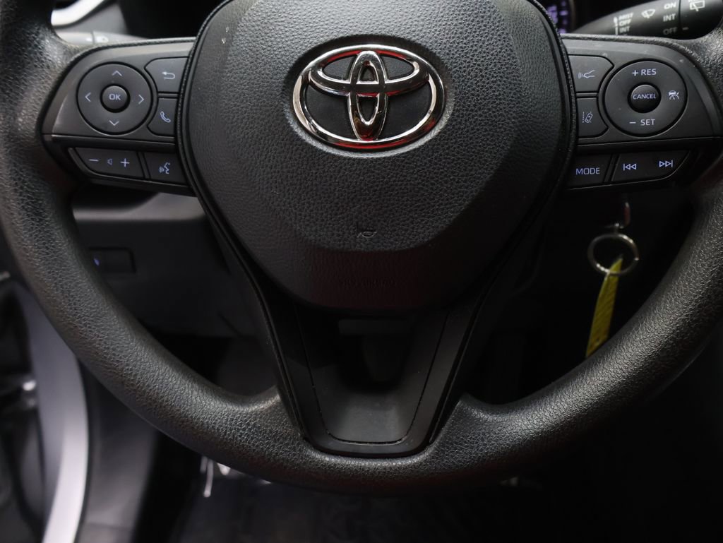 Used 2022 Toyota RAV4 LE image 21