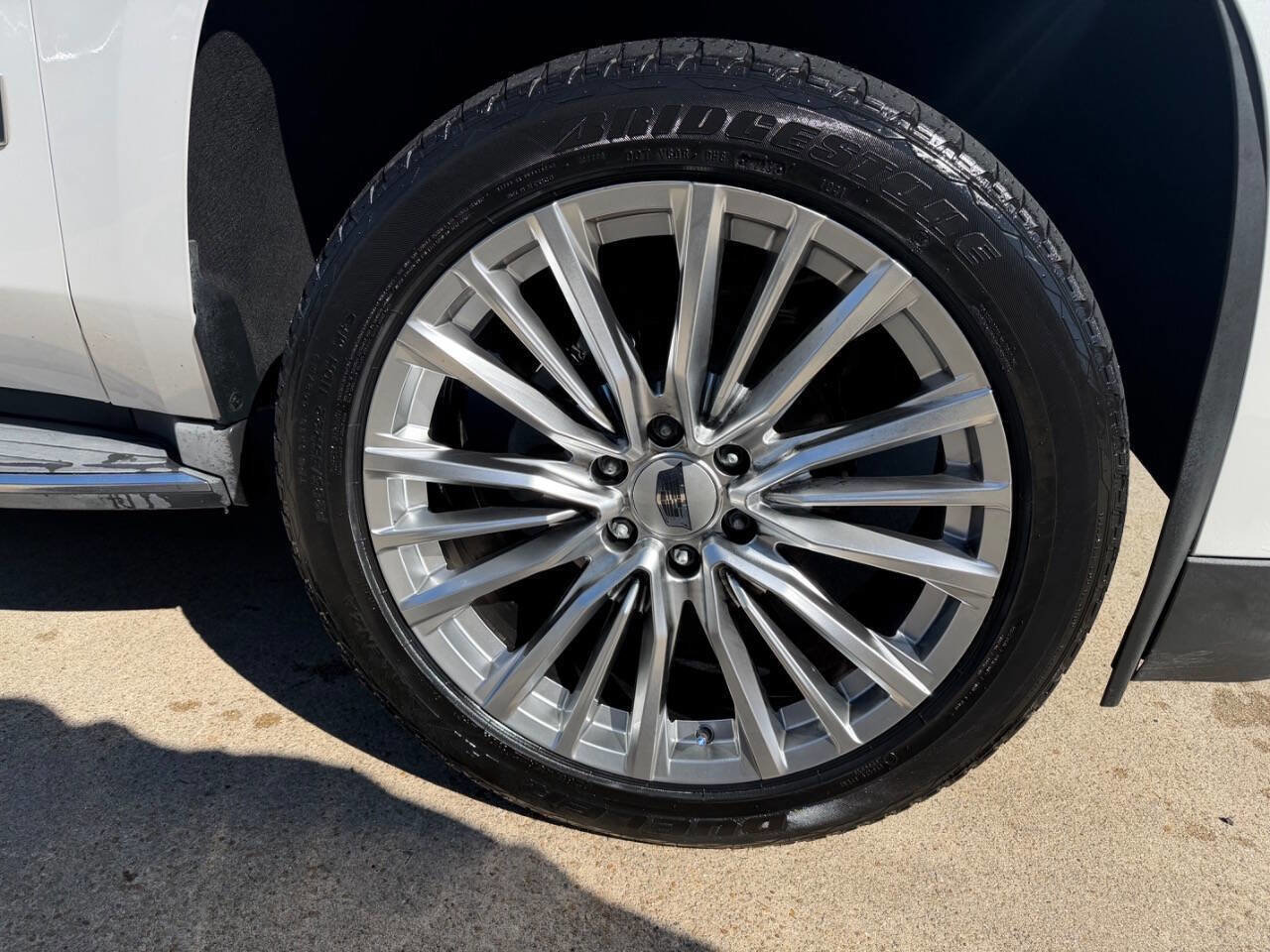 Used 2016 Cadillac Escalade Luxury RWD image 10