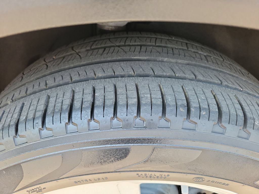 Used 2020 Porsche Cayenne AWD/4WD image 25