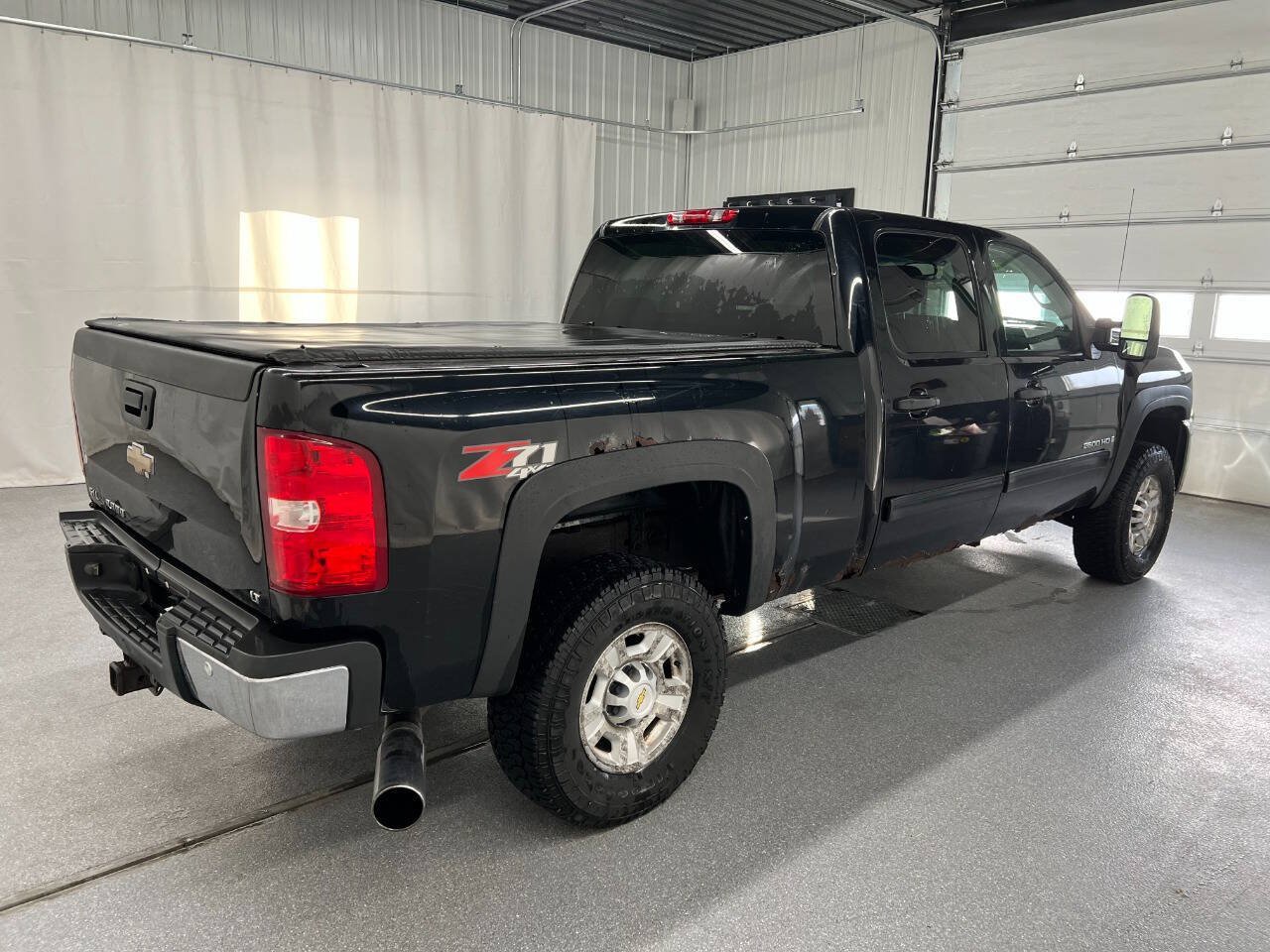 Used 2010 Chevrolet Silverado 2500 LT w/ Interior Plus Package AWD/4WD image 4