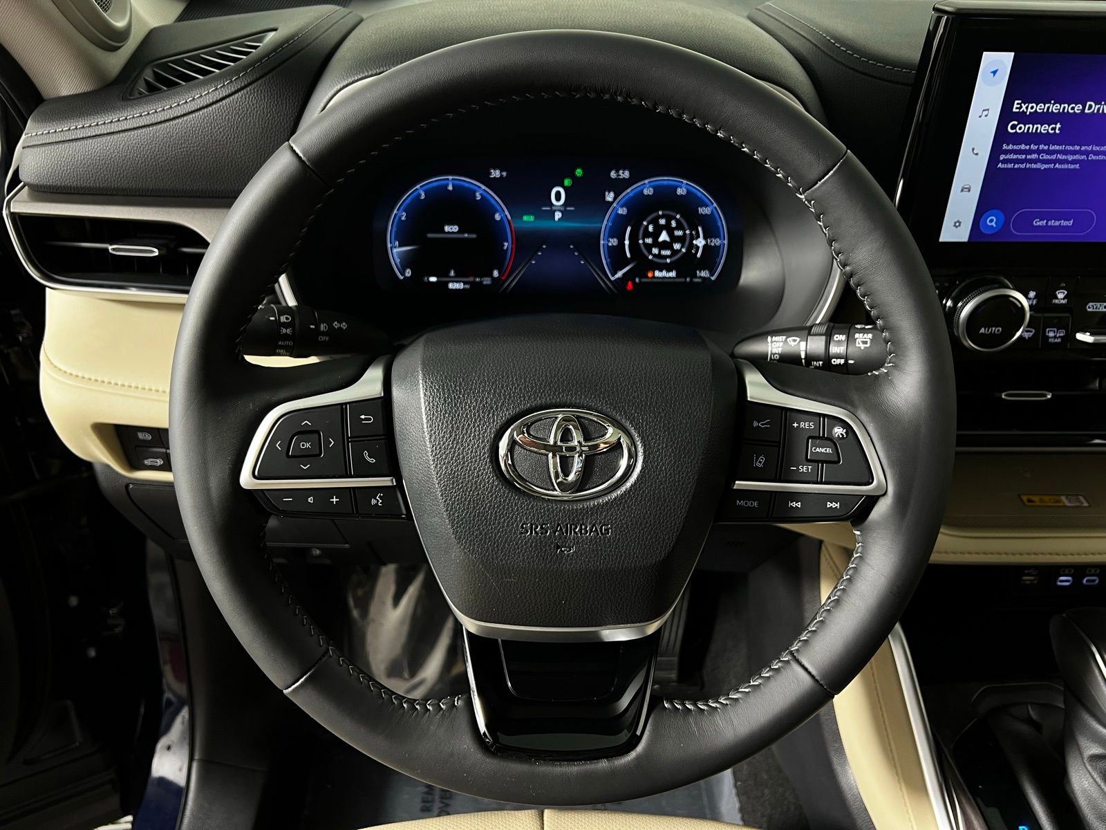 Certified 2025 Toyota Highlander Limited image 16