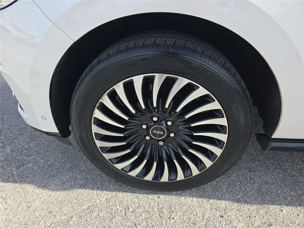 Used 2019 Lincoln Navigator Black Label w/ Cargo Package image 10