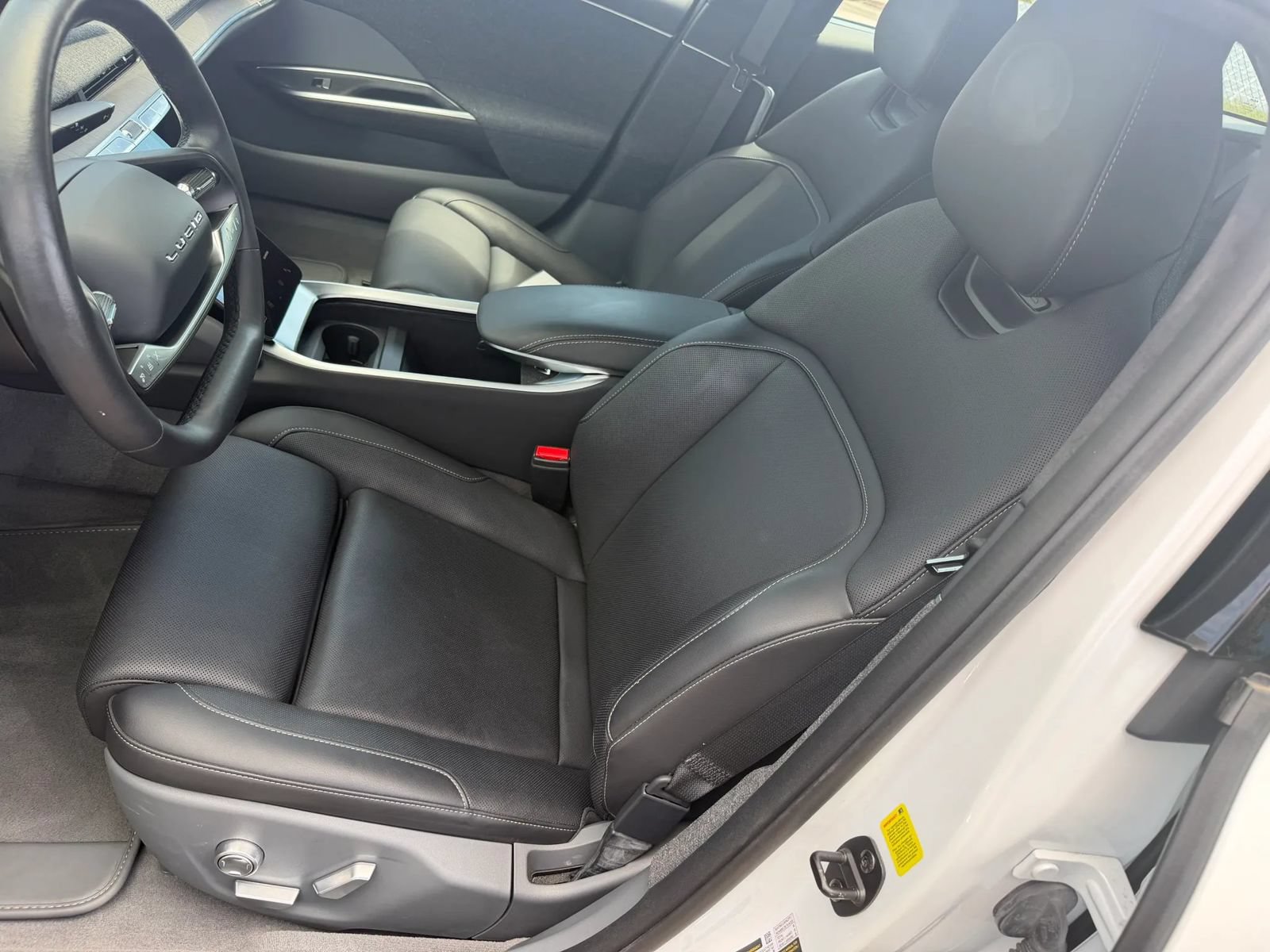 Used 2024 Lucid Air Touring AWD/4WD image 13
