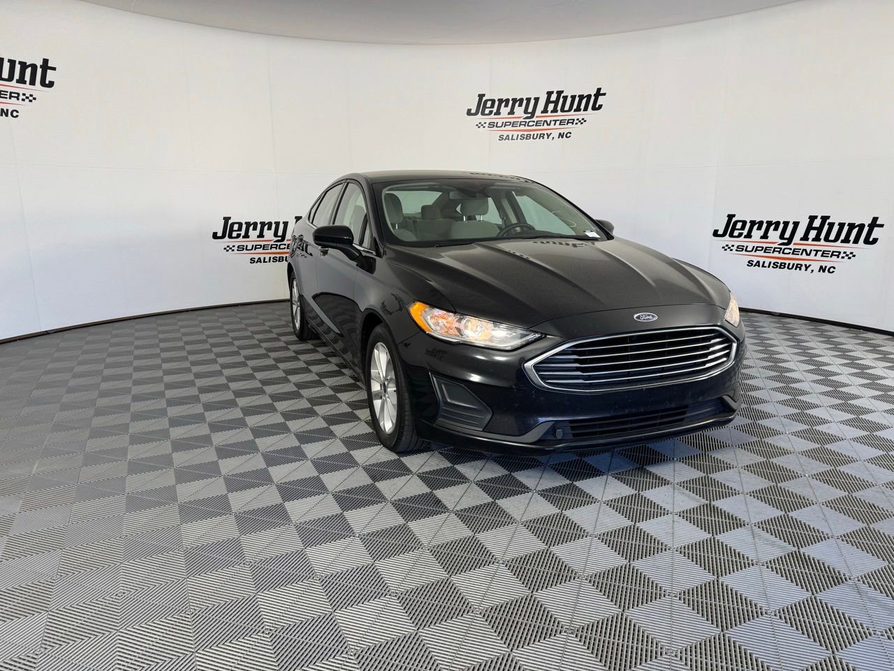 Used 2020 Ford Fusion SE w/ Fleet SE Value Package image 7