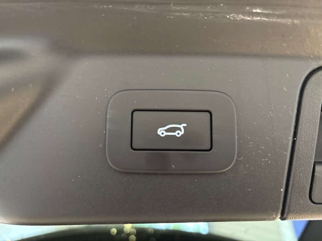 Used 2023 Land Rover Range Rover Velar S AWD/4WD image 21