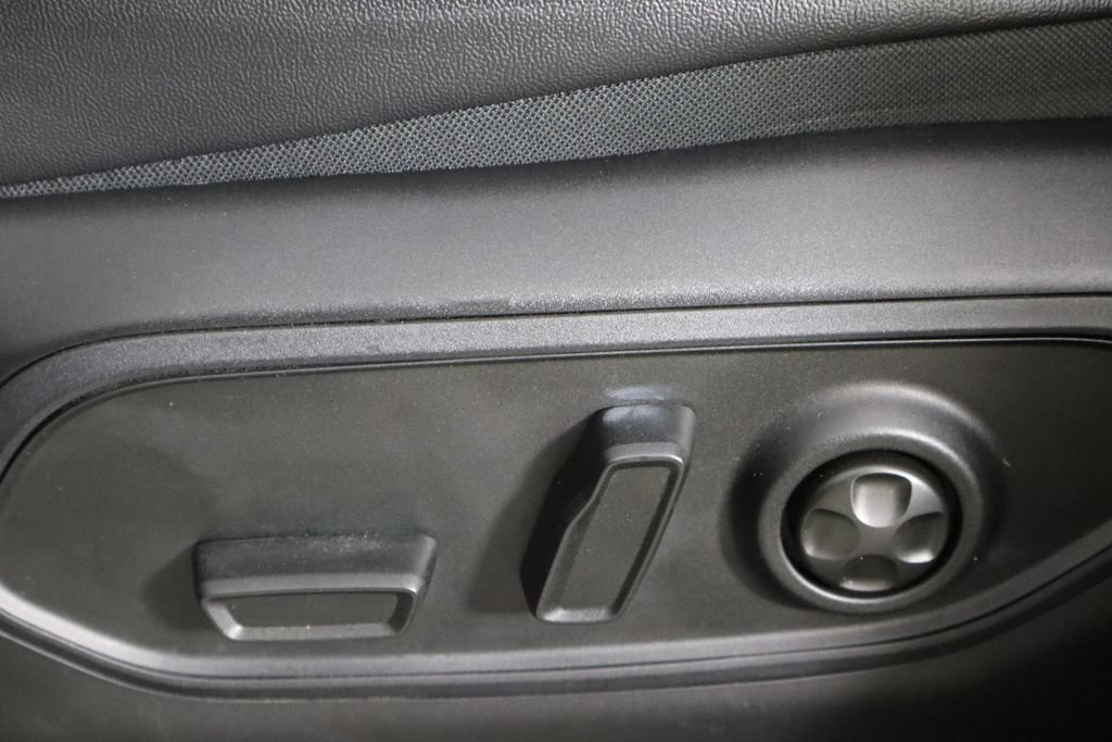 Used 2025 Jeep Grand Cherokee L Limited AWD/4WD image 24