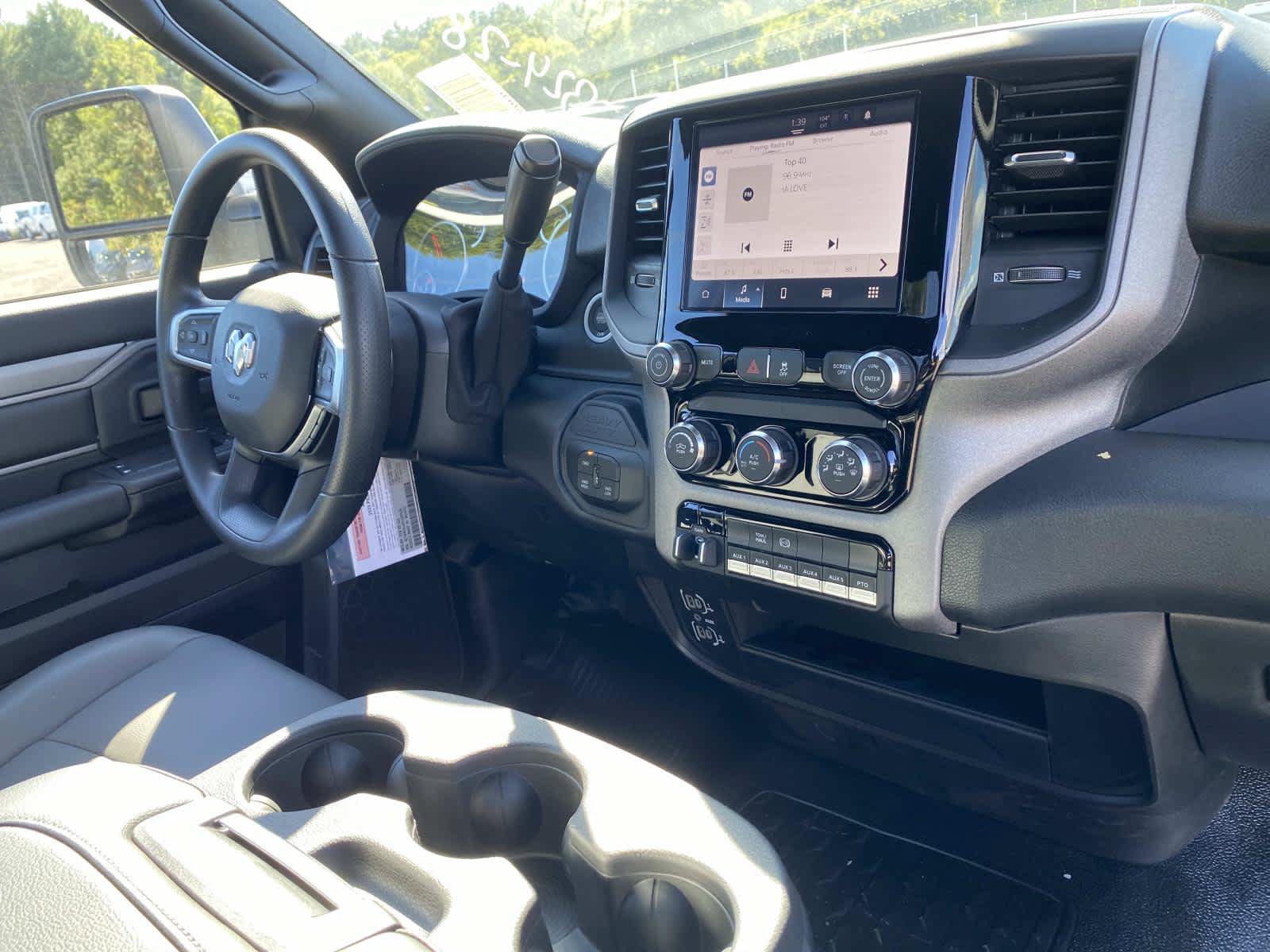 New 2026 RAM 3500 Tradesman AWD/4WD image 6