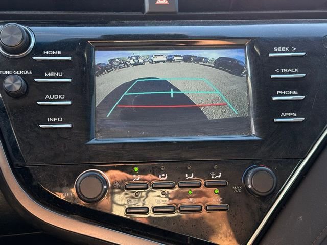 Used 2018 Toyota Camry LE FWD image 13