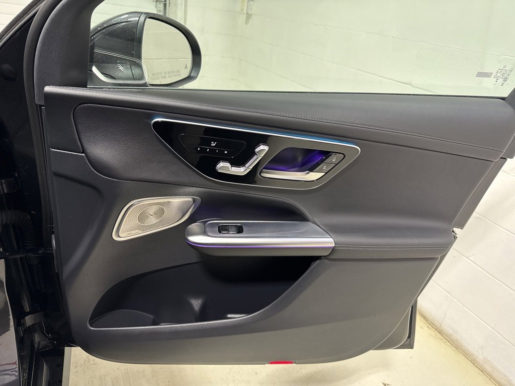 Used 2025 Mercedes-Benz GLC 300 GLC 300 image 45