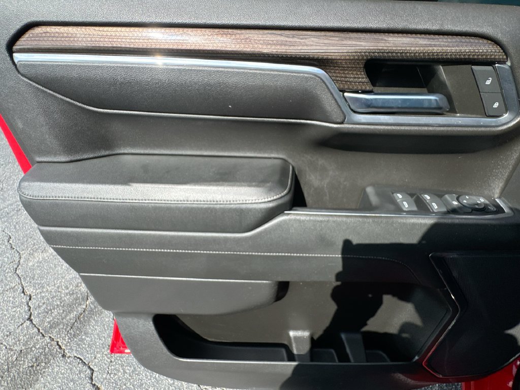 Used 2023 Chevrolet Silverado 1500 RST AWD/4WD image 15