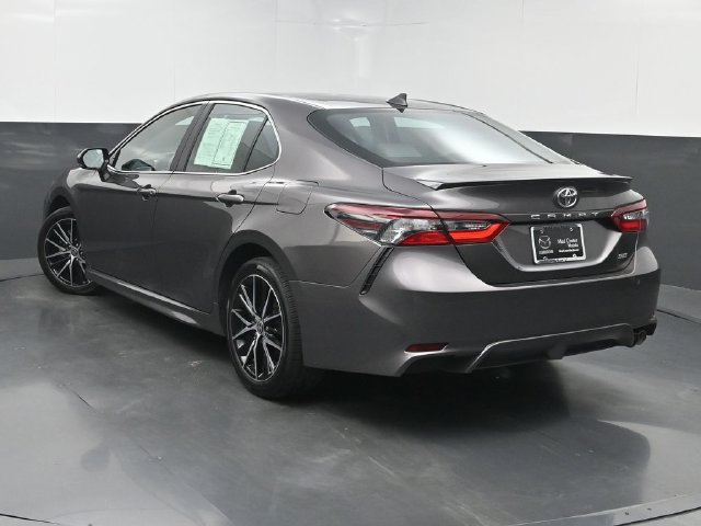 Used 2024 Toyota Camry SE FWD image 4