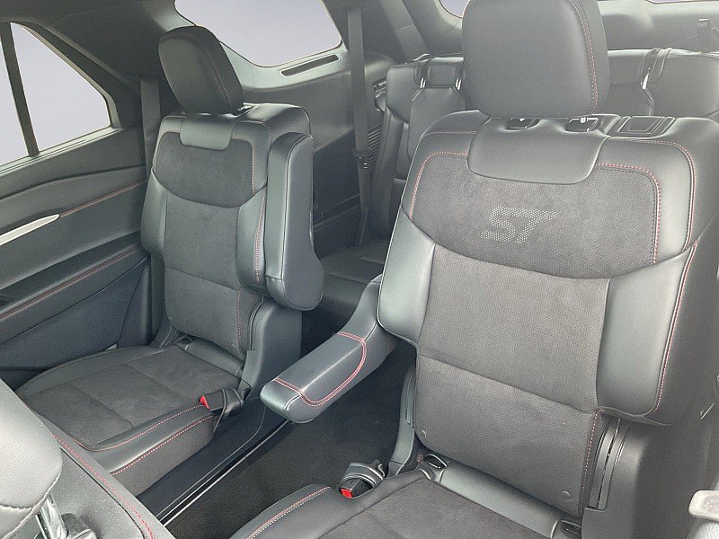 Used 2025 Ford Explorer ST image 10