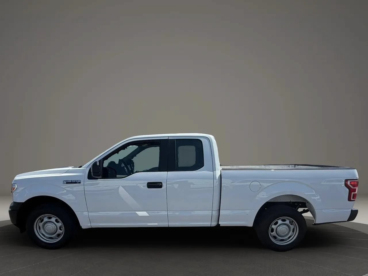 Used 2018 Ford F150 XL w/ Equipment Group 101A Mid RWD image 3