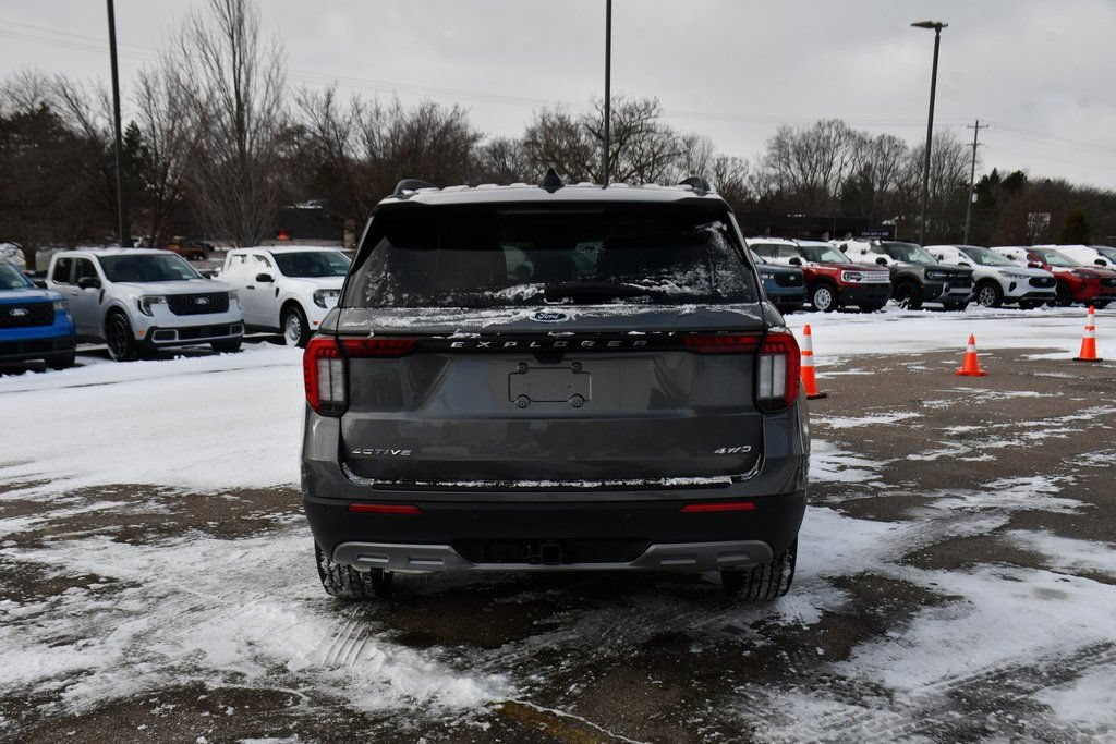 Used 2026 Ford Explorer Active w/ Active Comfort Package AWD/4WD image 5