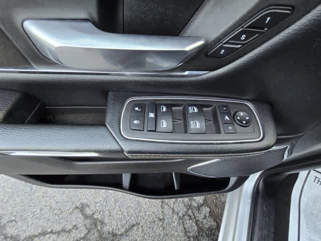 Used 2024 RAM 1500 Laramie AWD/4WD image 15