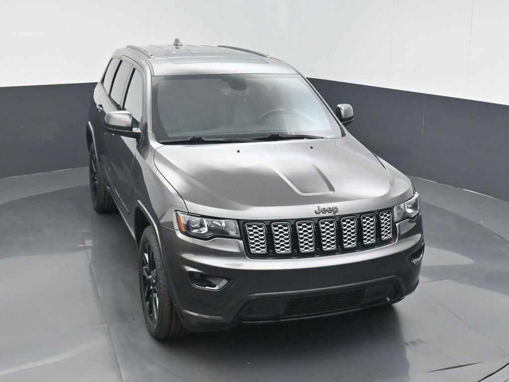 Used 2020 Jeep Grand Cherokee Altitude AWD/4WD image 3
