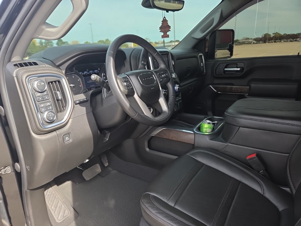 Used 2023 GMC Sierra 3500 Denali w/ Denali Ultimate Package AWD/4WD image 24