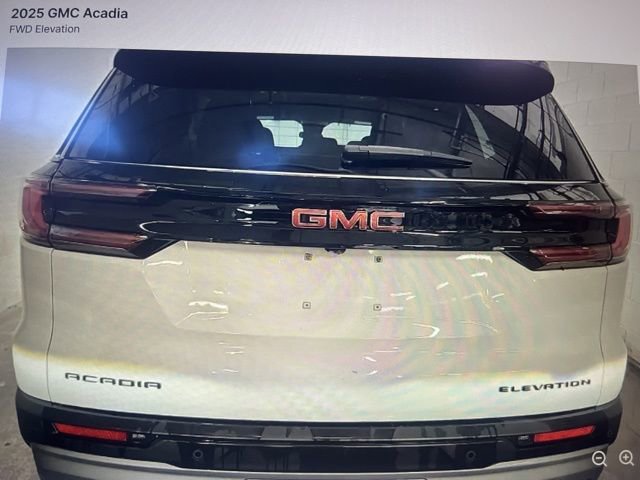 Used 2025 GMC Acadia Elevation image 3