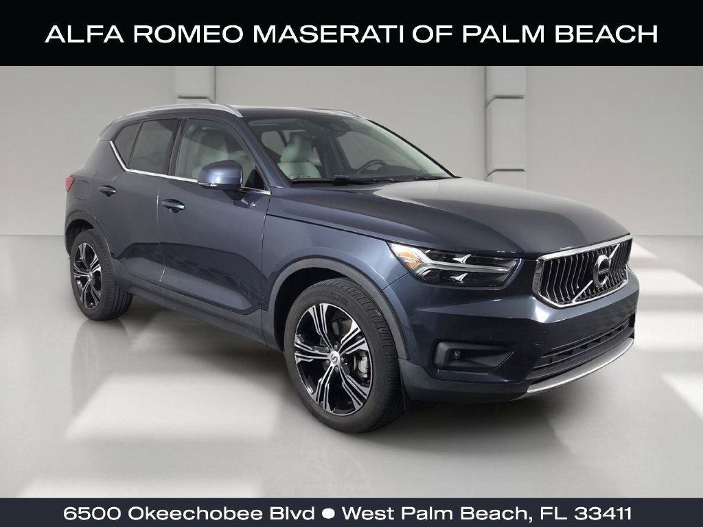 Used 2022 Volvo XC40 T4 Inscription