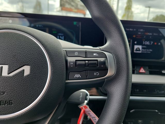 Used 2025 Kia Sportage LX image 18