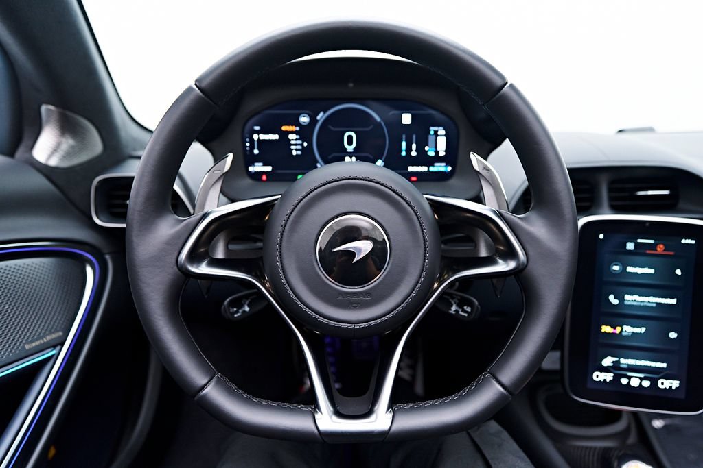 Used 2025 McLaren Artura Spider RWD image 24
