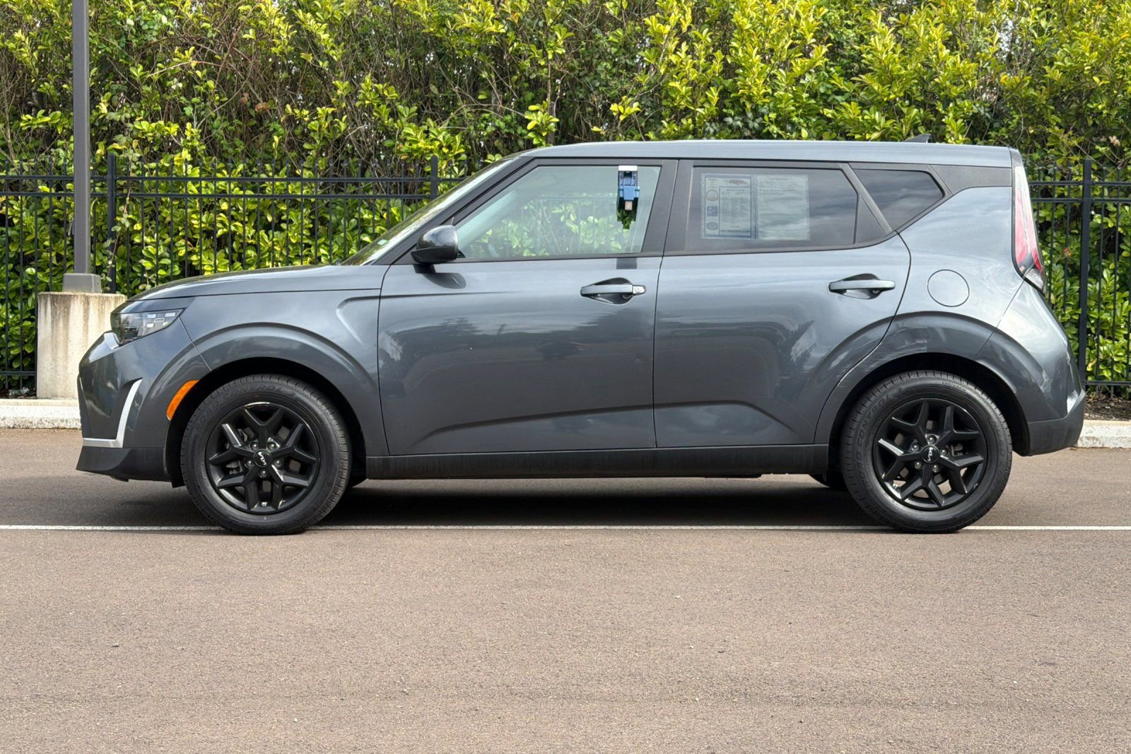 Used 2023 Kia Soul LX w/ LX Technology Package FWD image 7