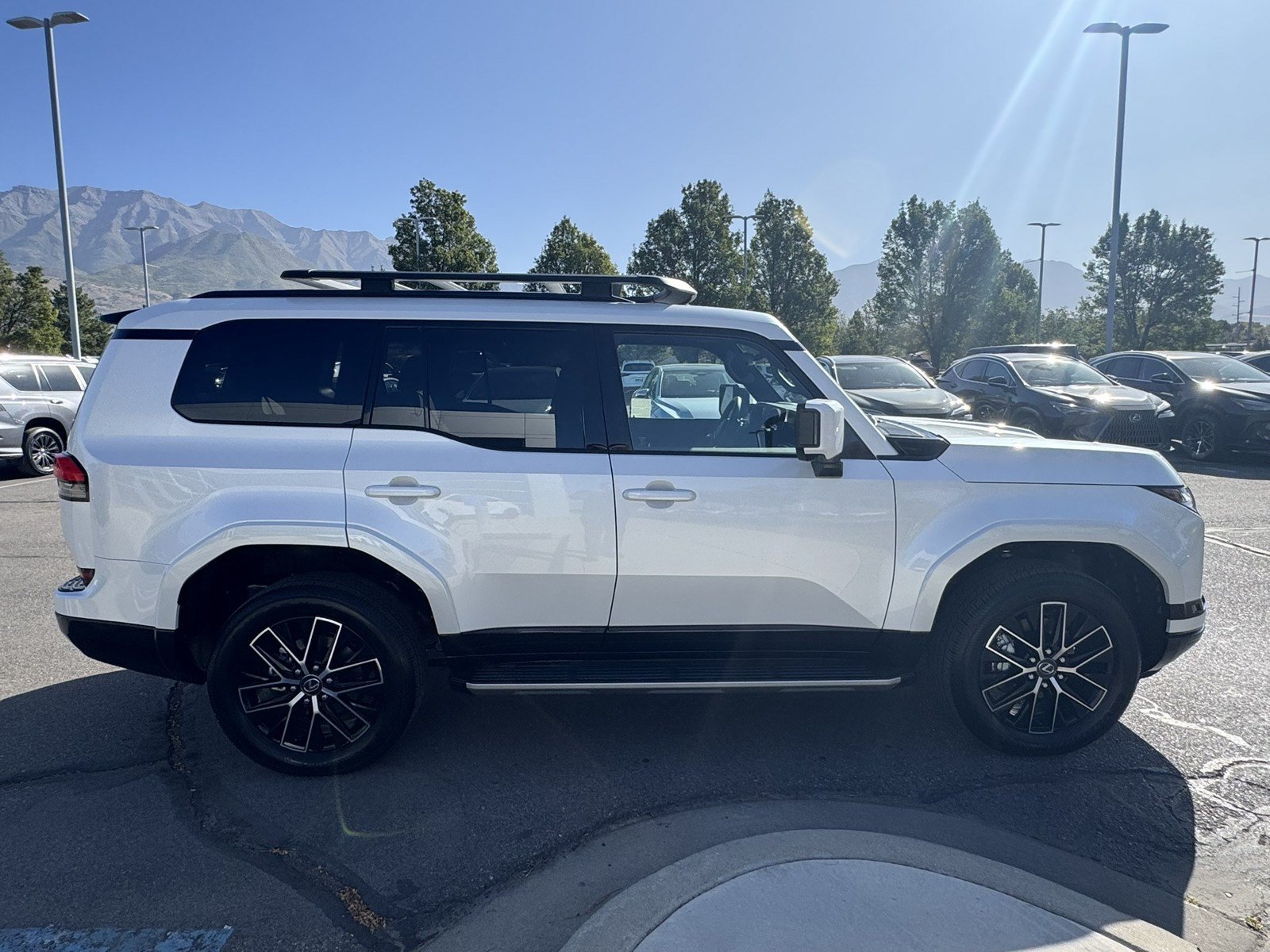 Used 2026 Lexus GX 550 w/ Accessory Package (31) AWD/4WD image 8