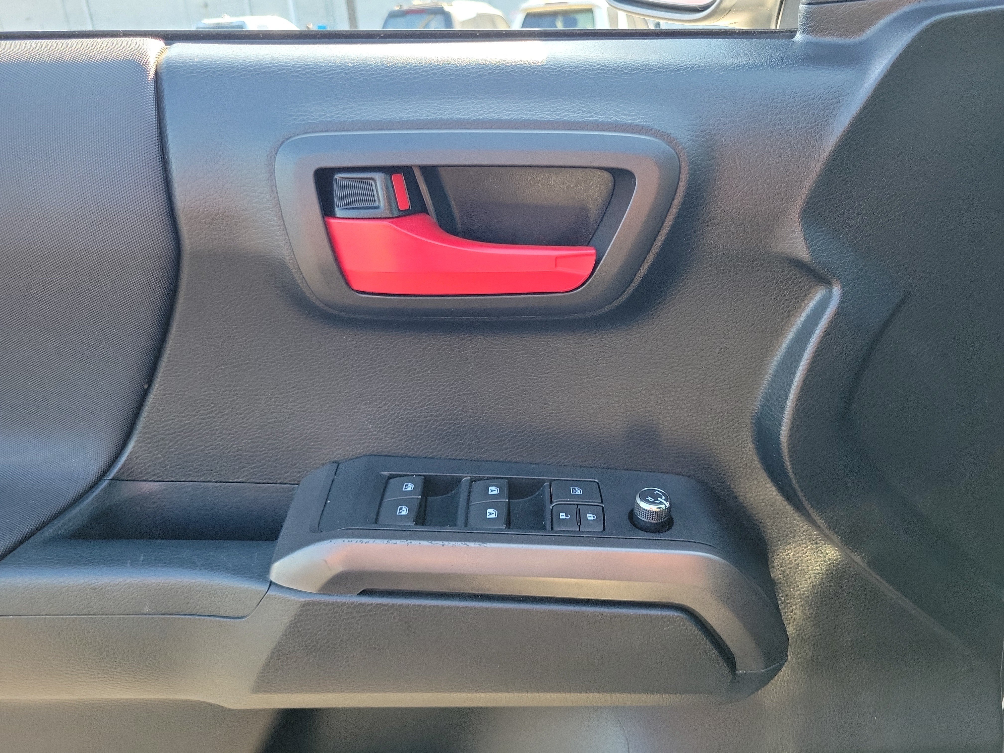 Used 2017 Toyota Tacoma TRD Off-Road w/ Tow Package (A/T) AWD/4WD image 17
