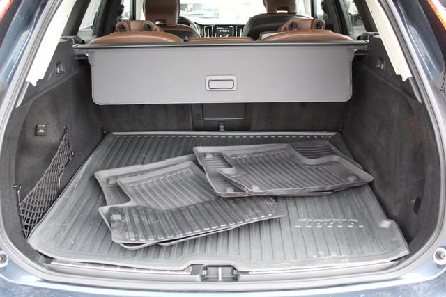 Used 2020 Volvo XC60 T6 Inscription w/ Protection Package AWD/4WD image 5