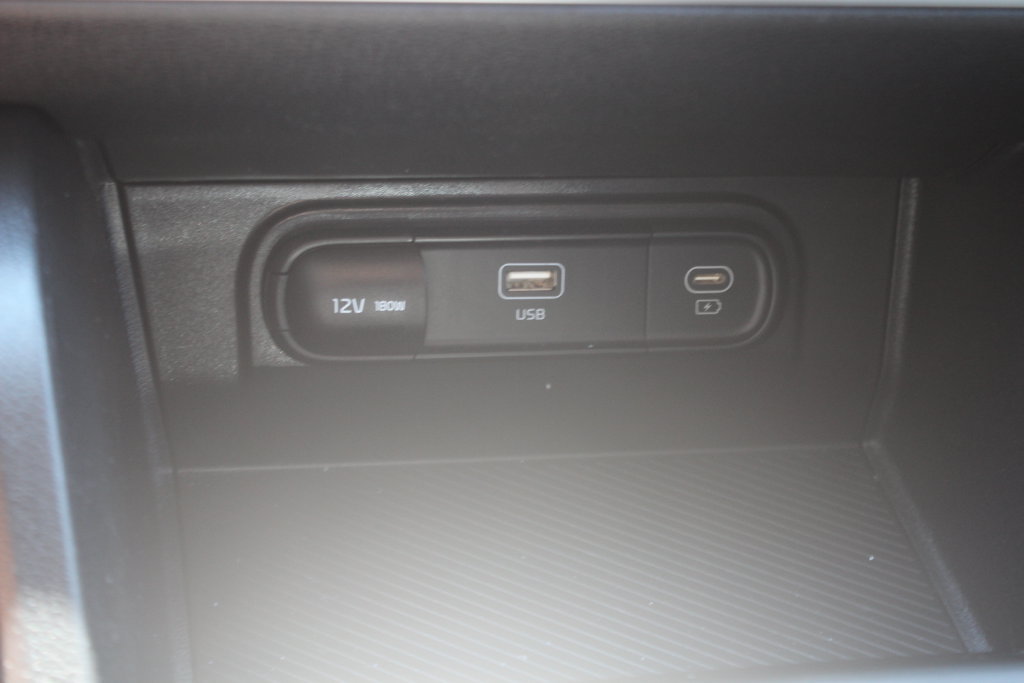Used 2024 Kia Sportage LX AWD/4WD image 10