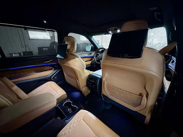 Used 2023 Jeep Grand Cherokee L Summit w/ Rear Seat Video Group I AWD/4WD image 11