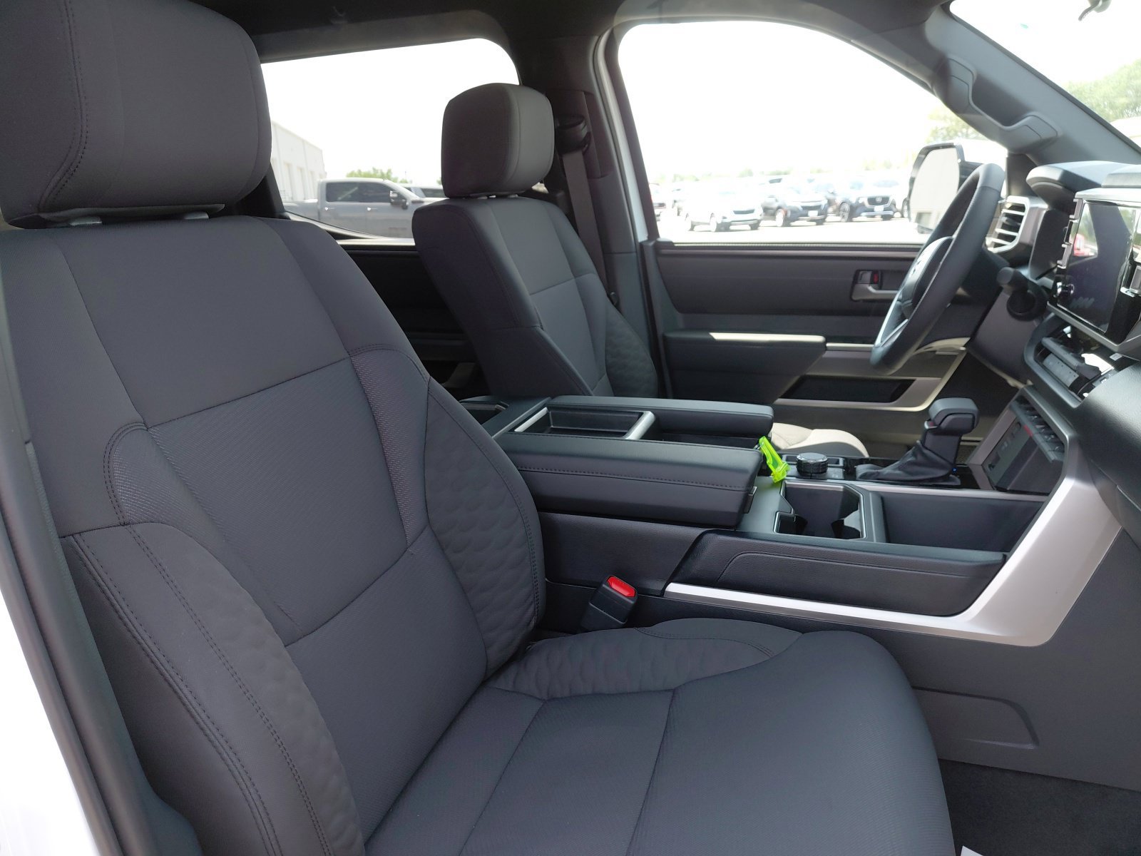 New 2026 Toyota Tundra SR5 w/ TRD Off-Road Package AWD/4WD image 32