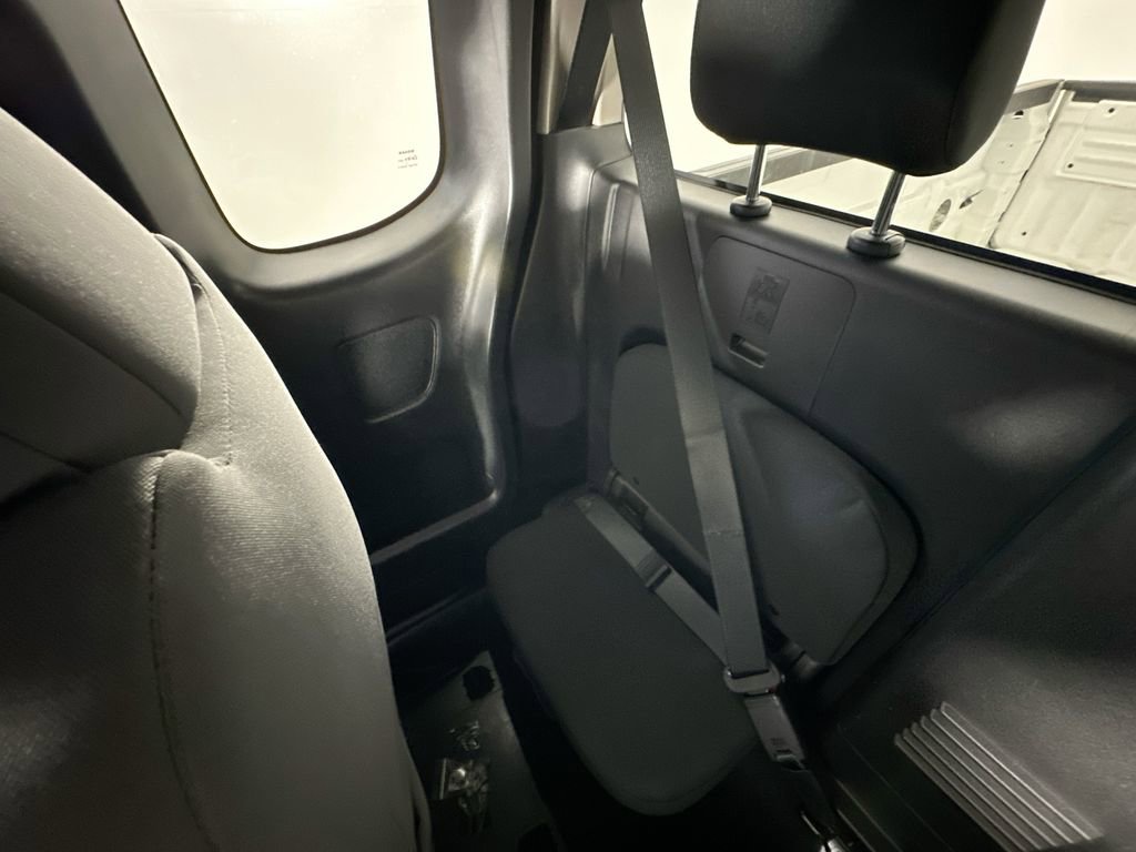 Used 2022 Nissan Frontier S RWD image 12