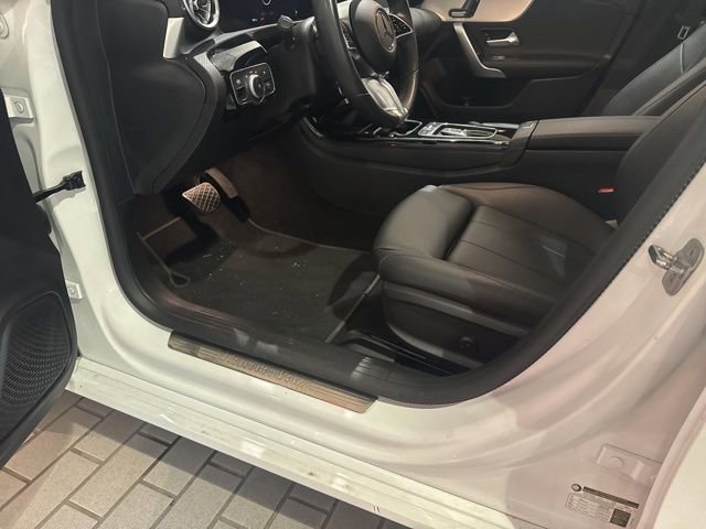 Used 2025 Mercedes-Benz CLA 250 image 5