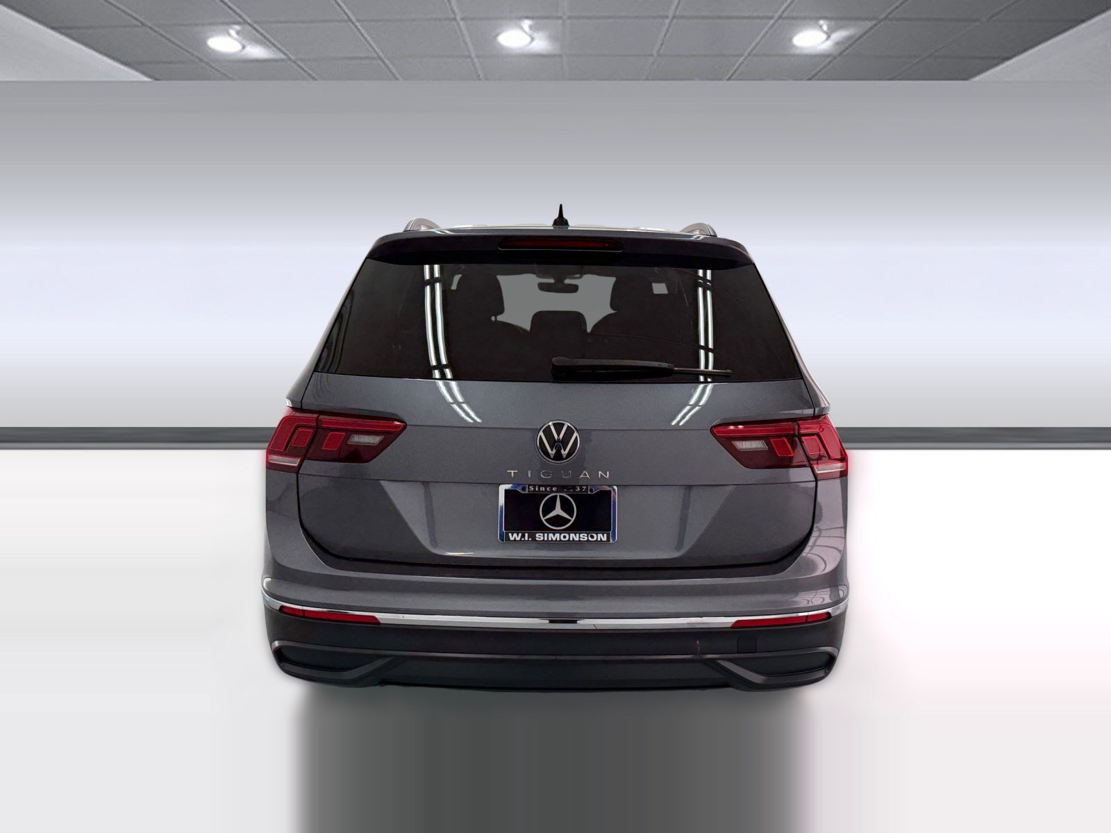 Used 2023 Volkswagen Tiguan S image 9