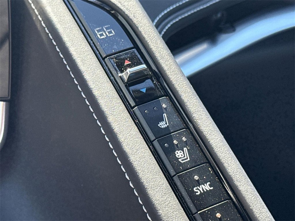 Used 2023 Chevrolet Corvette Stingray Premium Conv w/ Z51 Performance Package image 17