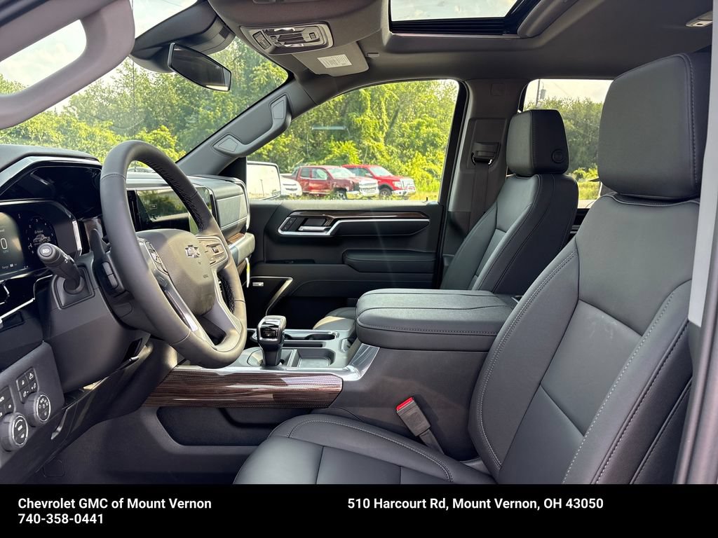 New 2026 Chevrolet Silverado 1500 RST w/ Redline Edition AWD/4WD image 12
