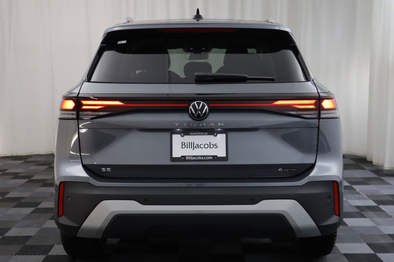 New 2026 Volkswagen Tiguan SE w/ Panoramic Sunroof Package image 15