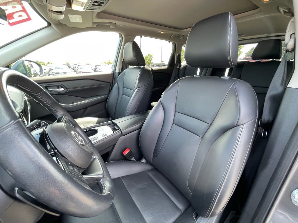 Used 2023 Nissan Rogue SL w/ SL Premium Package image 21